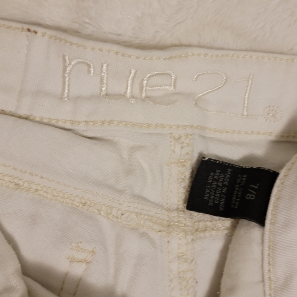 Rue21 white shorts - Picture 2 of 2
